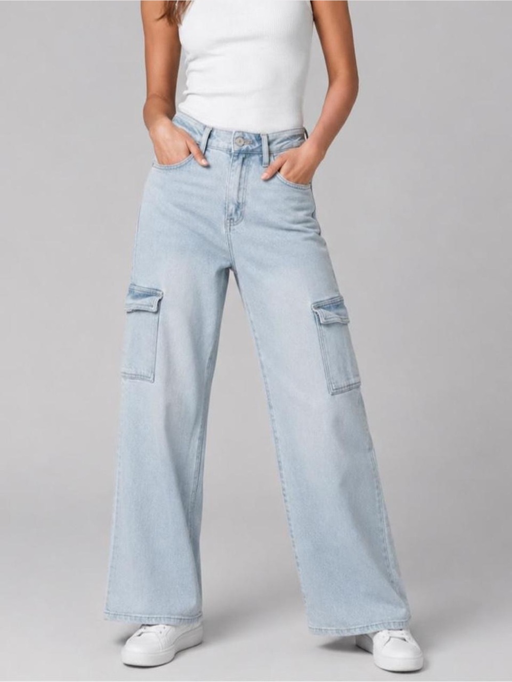 Vervet Light Wash Cargo Jean